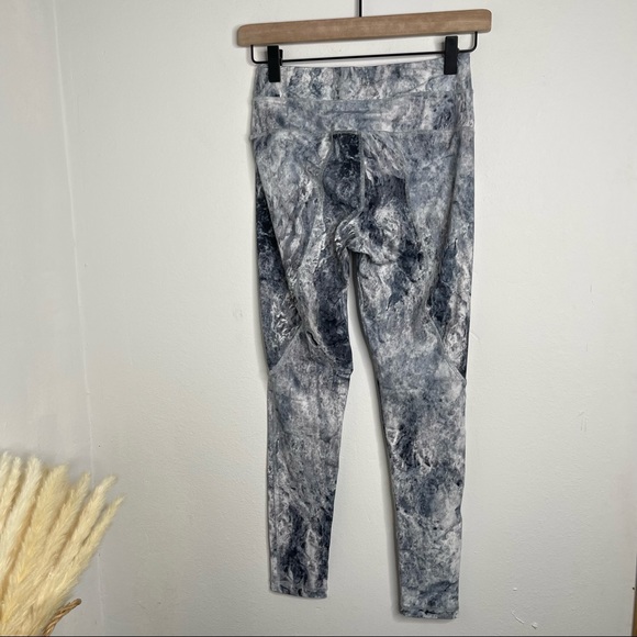 Varley Bedford Tight Crop Leggings Silver Tie Dye Size S Activewear - Picture 4 of 13